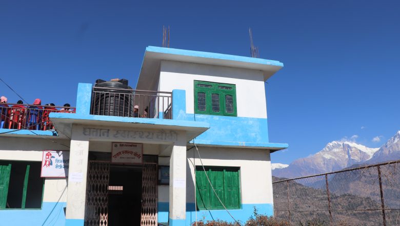 सहयोग रकम जुटाएर स्वास्थ्य चौकी भवन निर्माण