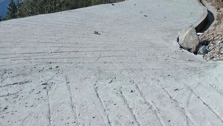 आँबुखैरेनीका तीन सडक धमाधम स्तरोन्नति हुँदै