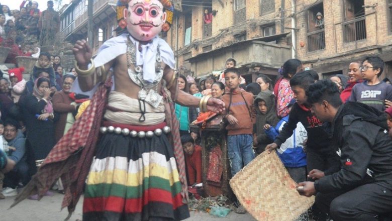 मल्लकालीन परिवारलाई इङ्गित गर्ने नवदुर्गाको ङालाकेगु जात्रा