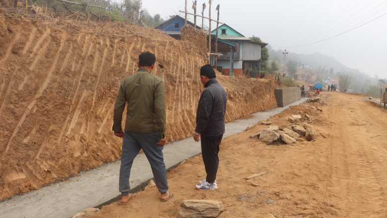 ओख्रेको सहिद गेट–हुर्वु भञ्ज्याङ सडक स्तरोन्नति