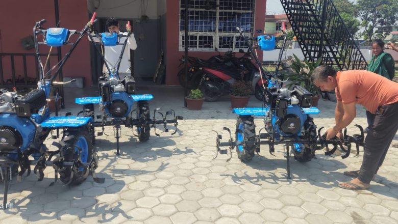 कञ्चनपुरका किसानलाई अनुदानमा ‘मिनी टिलर’