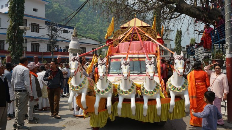गजेन्द्रमोज्ञनारायण–मुक्तिनाथ रथयात्रा टोली म्याग्दीमा