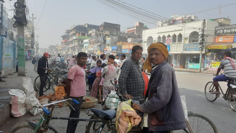 कामको खोजी गर्दै वीरगञ्जको घण्टाघर धाउनेहरु