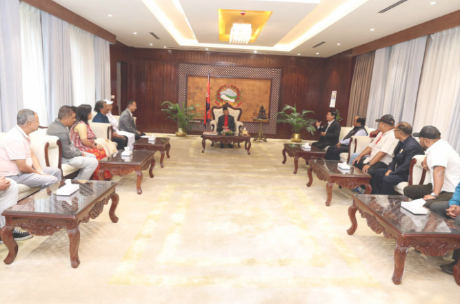 ऐतिहासिक सुन्धारा र धरहराको संरक्षणका लागि प्रधानमन्त्रीसँग स्थानीयवासीको आग्रह