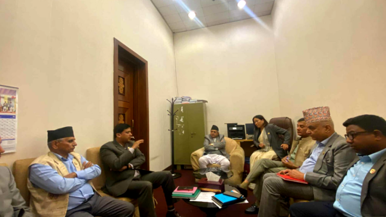 संसद् अवरोध : सभामुख र कानुनमन्त्रीसहित चार दलका प्रमुख सचेतक छलफलमा