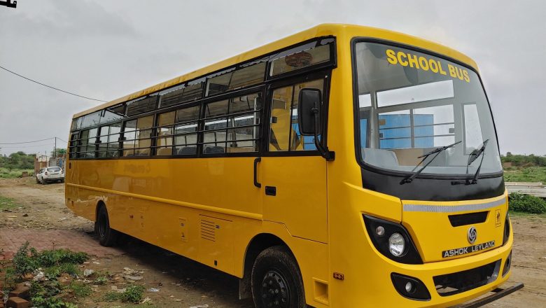 बस र ट्याक्टर  ठोक्किदा २१ जना बिद्यार्थी घाइते ।।