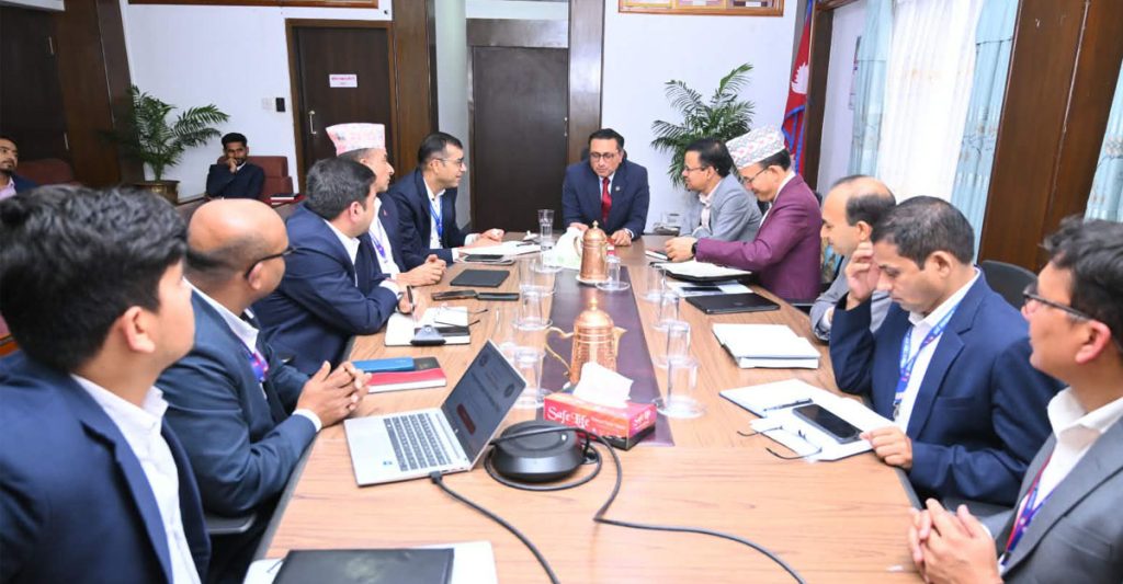 पर्यटक लिएर नेपाल भित्रने सवारी साधनले अनलाइनबाटै विवरण भर्न र राजश्व तिर्न सक्ने